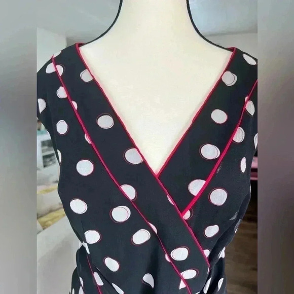 Adrianna Papell  women’s Silk Tie Front Dot Dress  Sz 8 - Picture 3 of 13